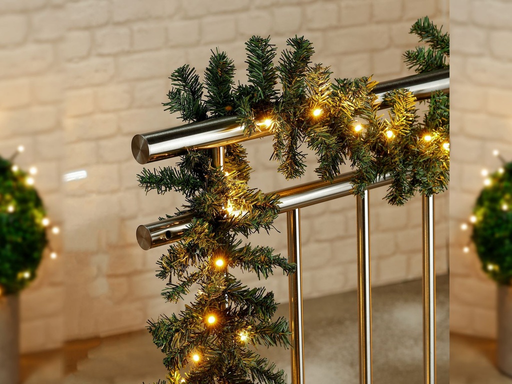 Kuenstliche-Tannengirlande-mit-LED-Weihnachtsgirlande-Tanne-Girlande-270-cm-Kuenstlich--Girlande--Tannengirlande--Tanne--Weihnacht--Tuer--Aussen--Innen--Eingangstuer--Schmuck--LED--Beleu_1.jpg